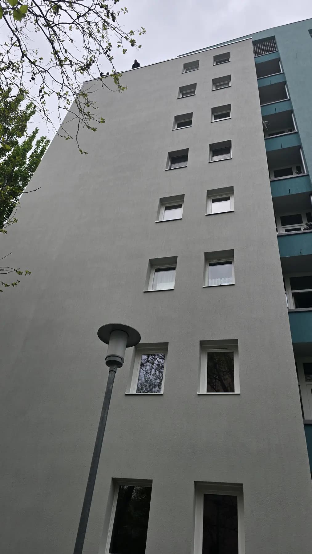 A felújított társasház homlokzata – Csengettyű utca 19., Budapest IX. kerület