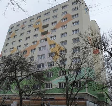 A felújított társasház homlokzata – Szél utca 19., Budapest III. kerület